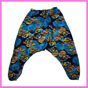 Oriental Print Harem pants

Size: fits up to L